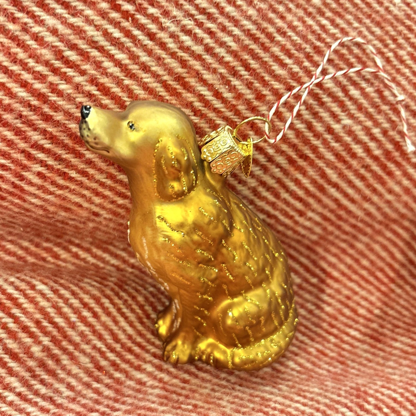 Sitting Golden Retriever Ornament