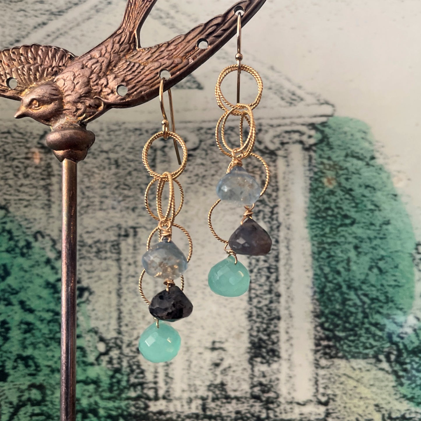 Twist Chain Blues Hoop Ear