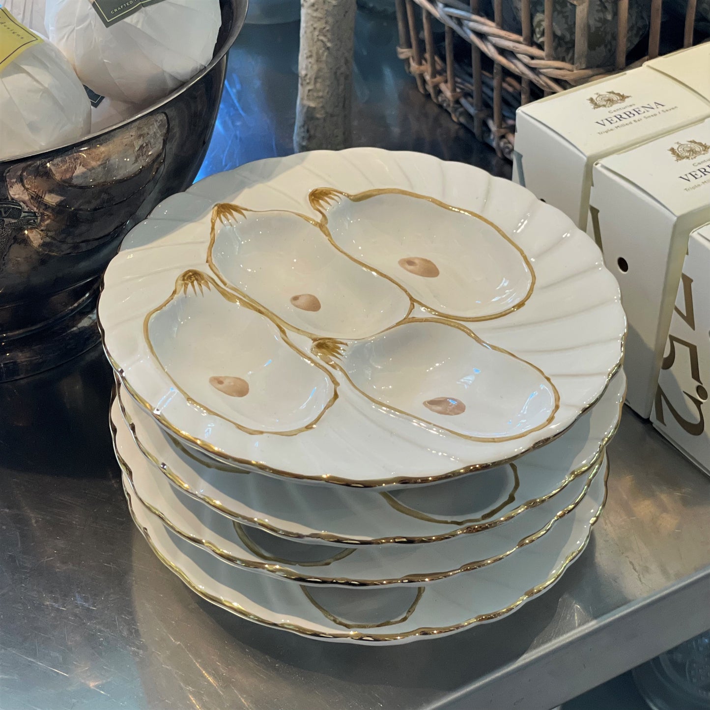 White & Gold Oyster Plate