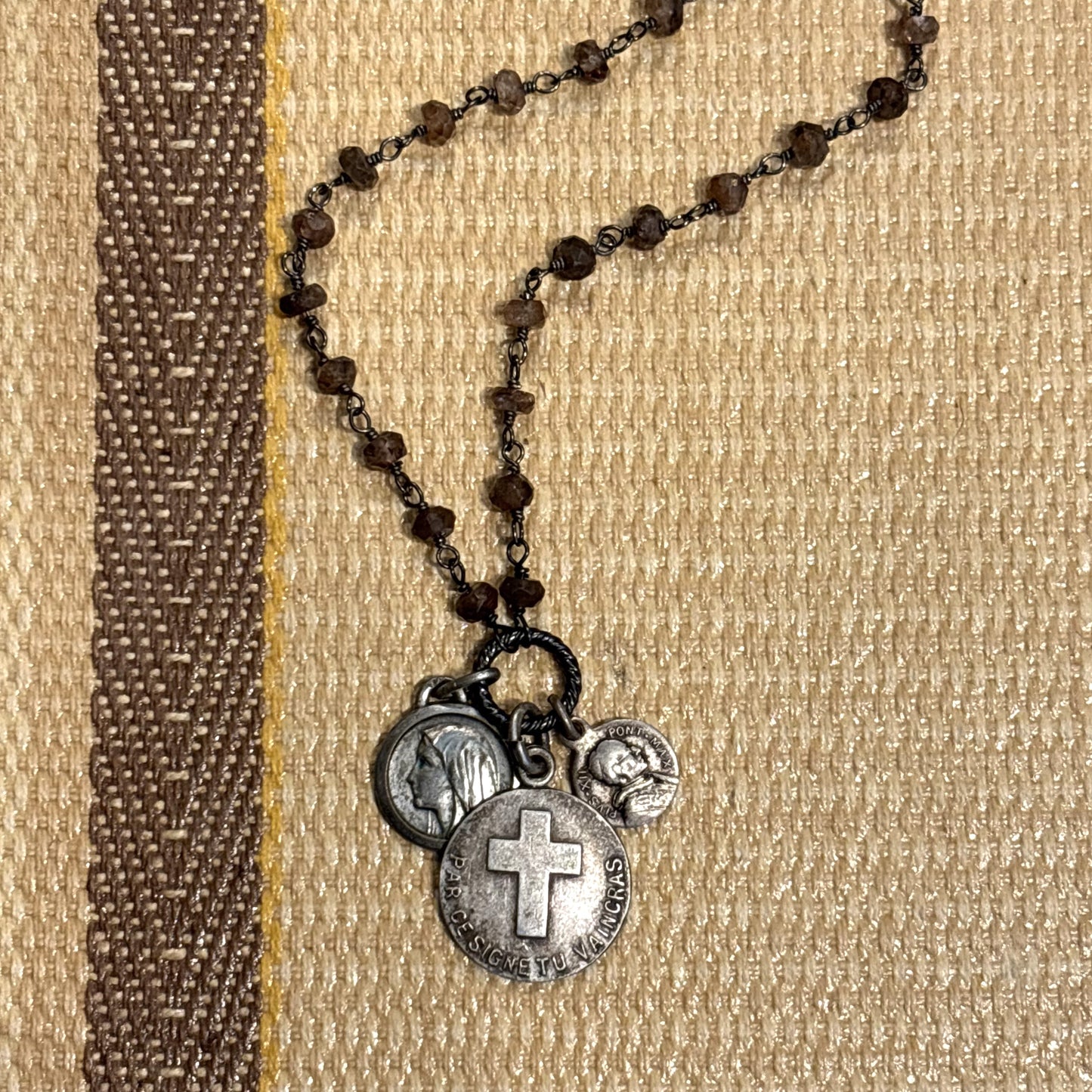 Analucite Vintage Charm Necklace