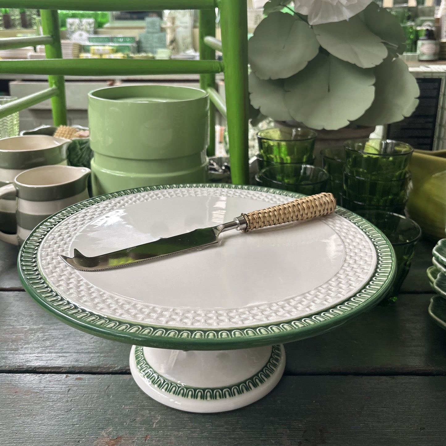 Le Jardin Embossed Ceramic Cake Plate