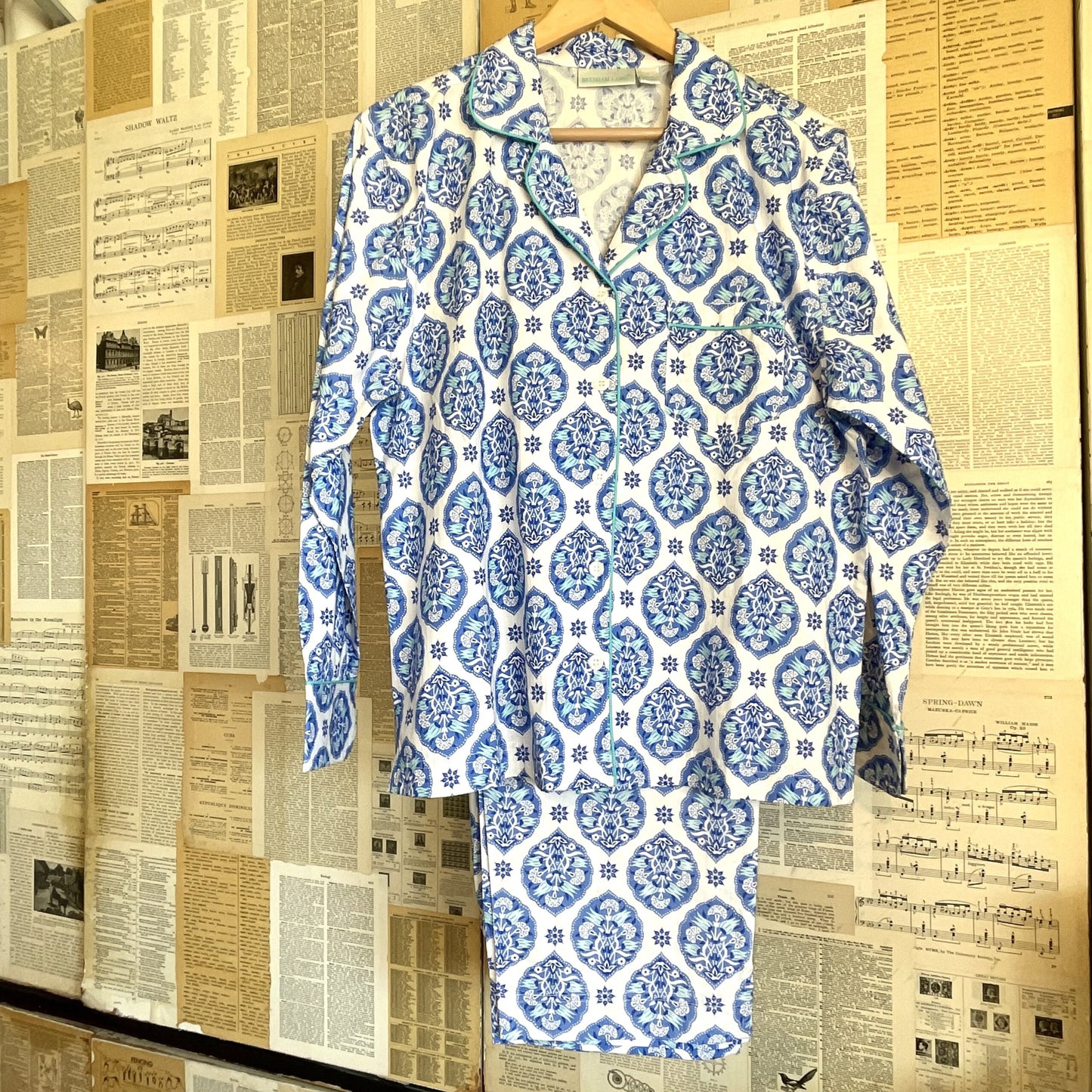 Thea Pajama, Small