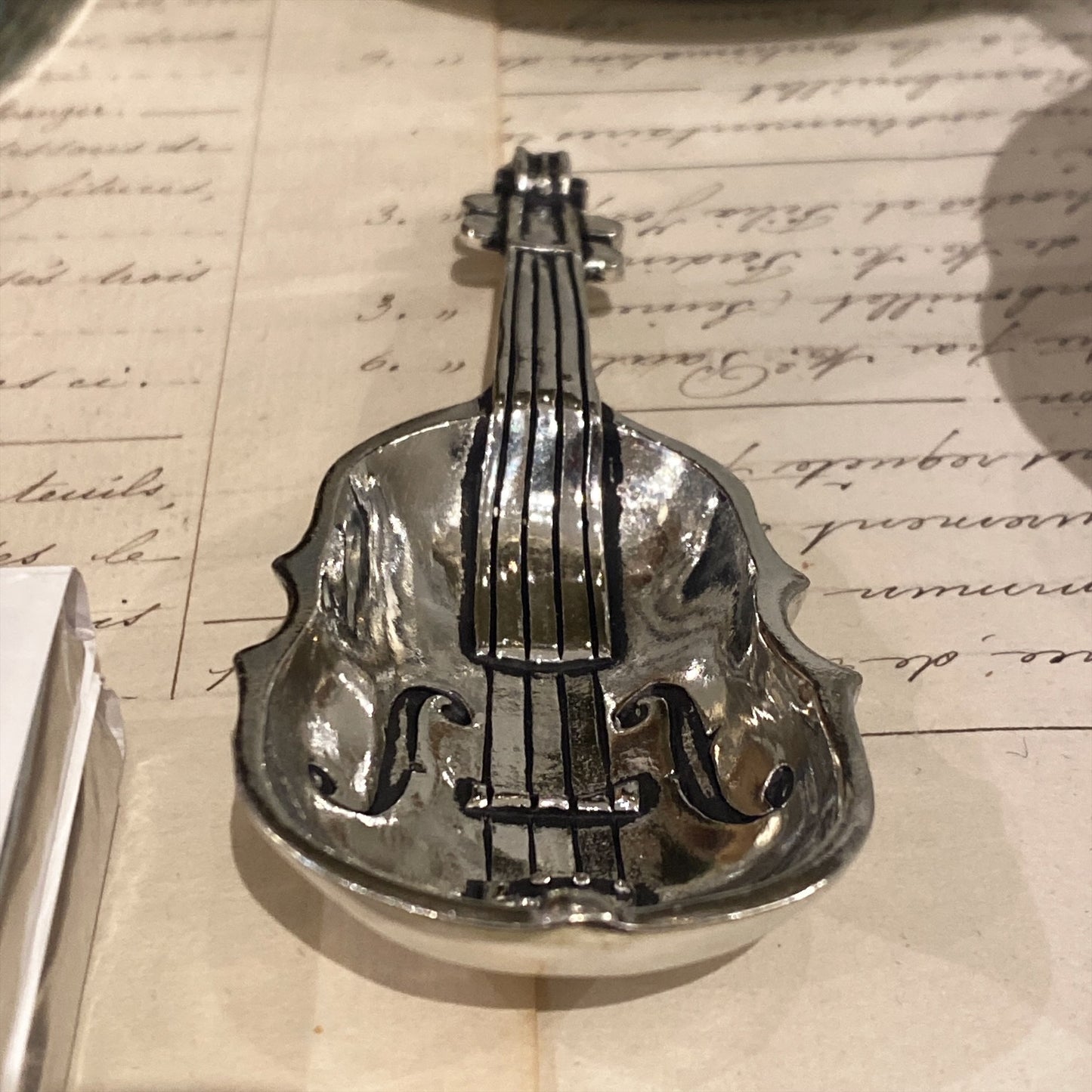 Little Silver Cello Scoop