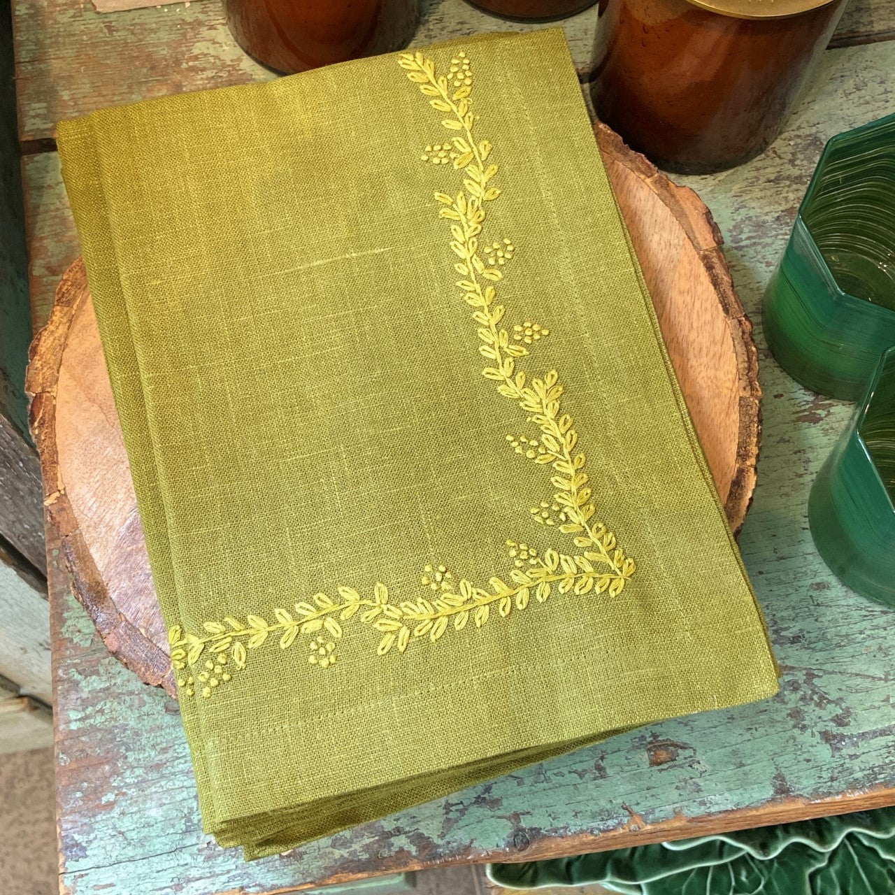 Embroidered Green Vine Napkin Set