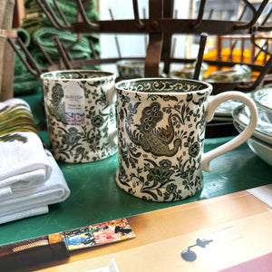 Green Regal Peacock Footed Mug
