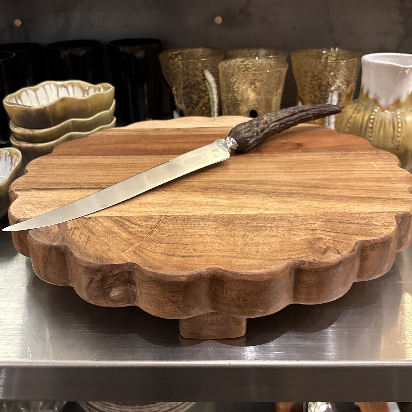 Round Scalloped Trivet Riser