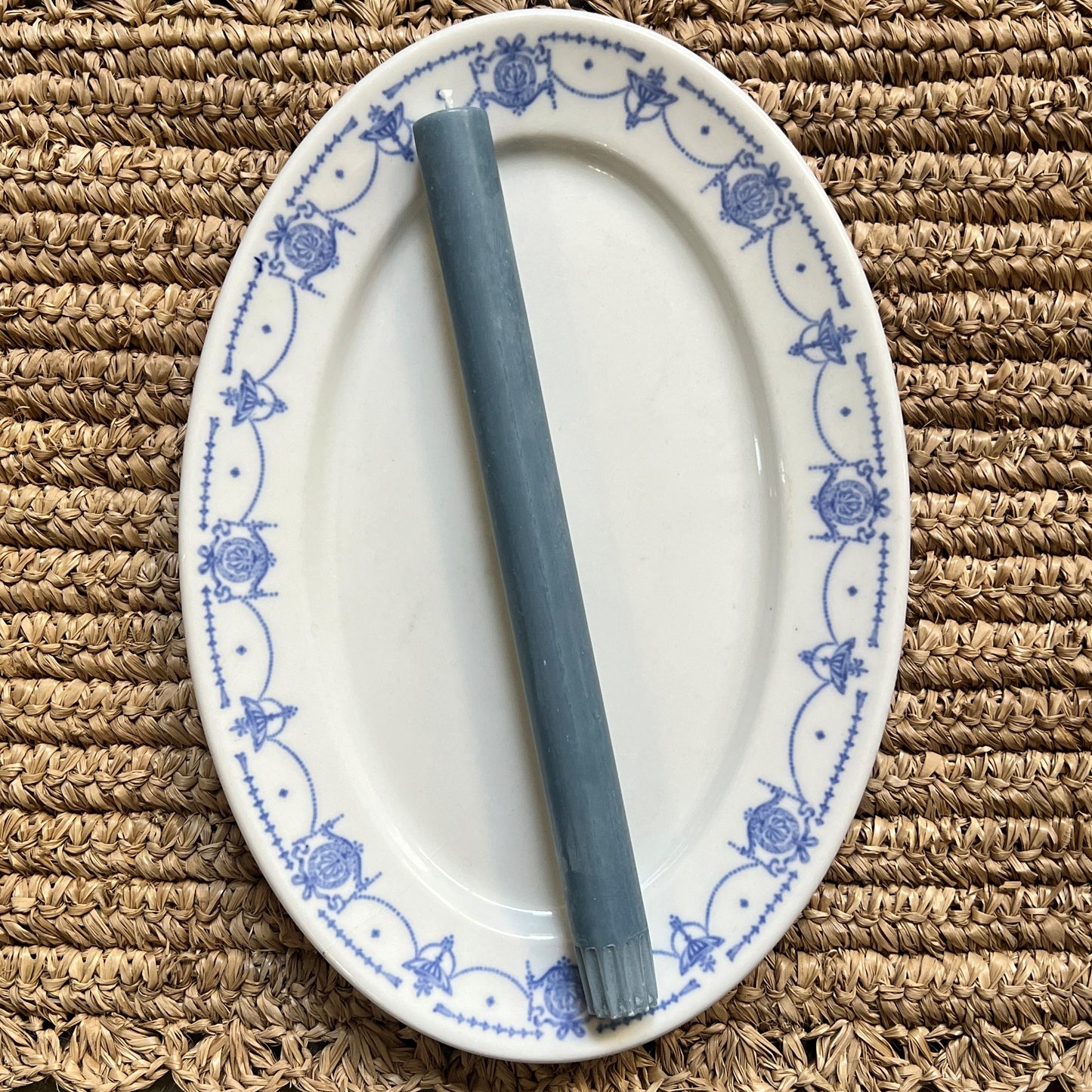 Pompadour Dinner Taper Single