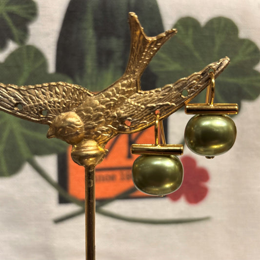 Medium Pale Green Pebble Pearl Earrings