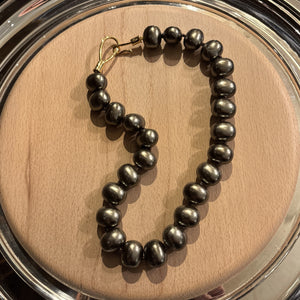 Lasso Espresso Pebble Pearl Necklace