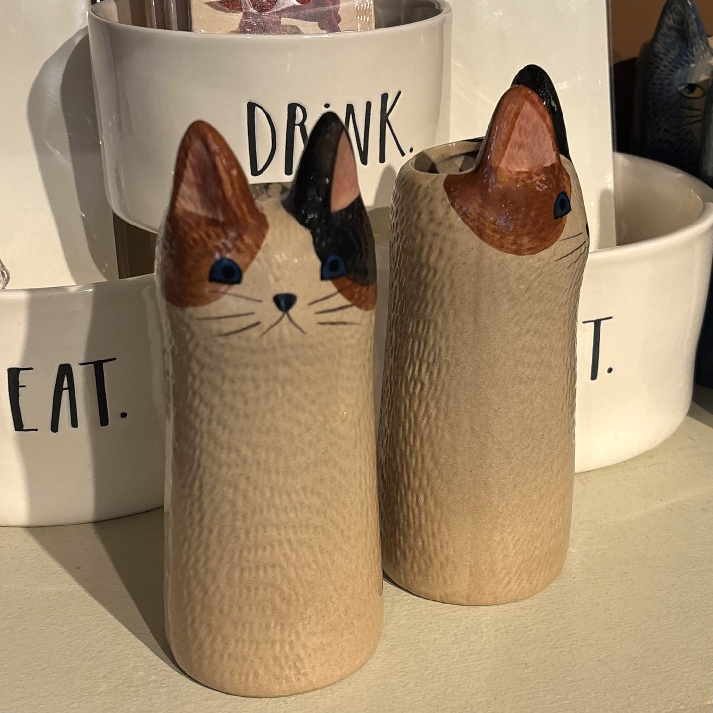 Medium Brown Cat Vase