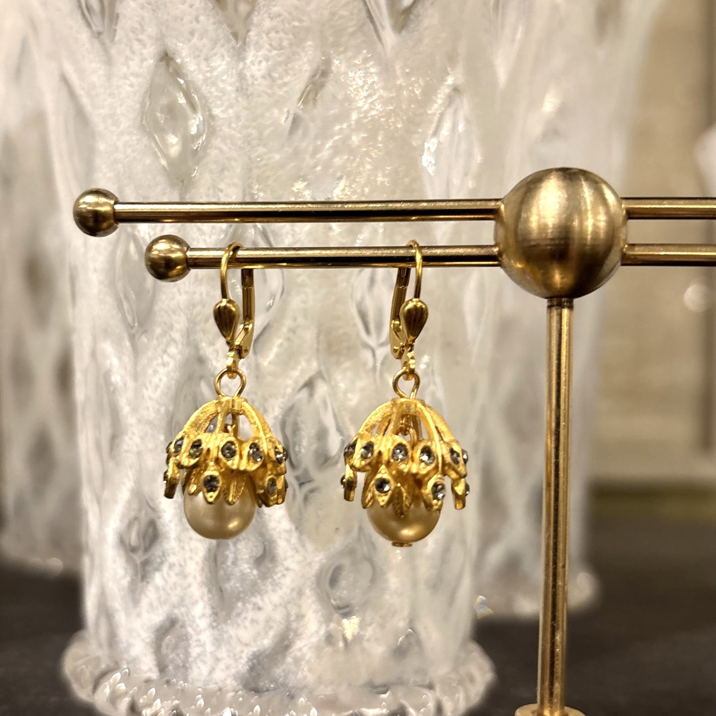 Pearl Dangles With Crystal Caps Earrings
