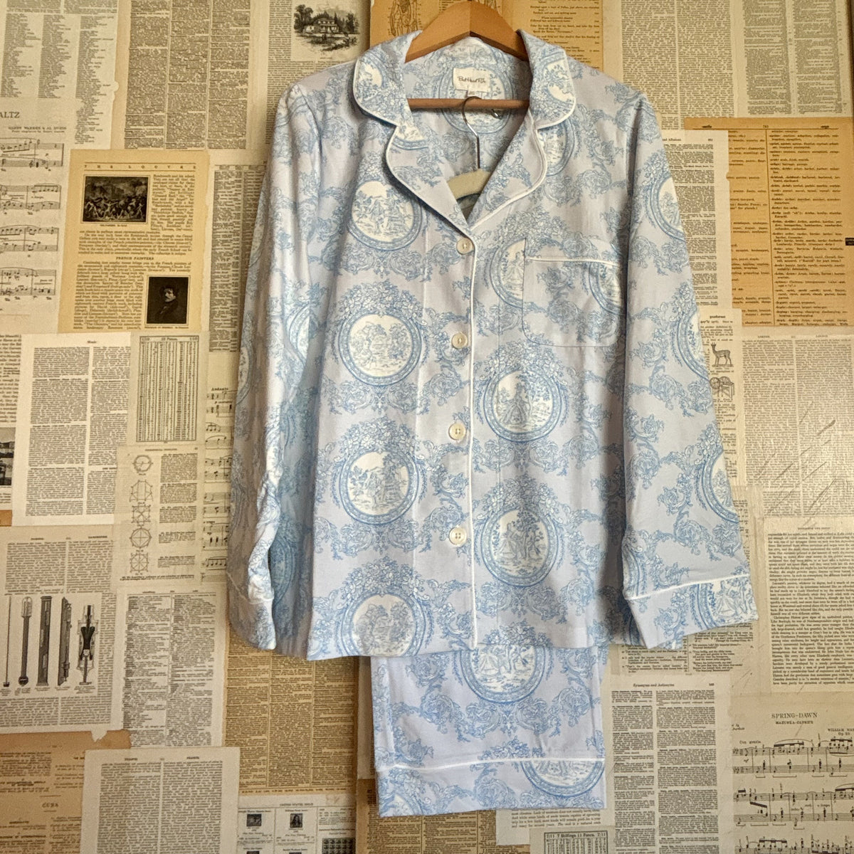 Minuet Toile Pajama Set, Medium