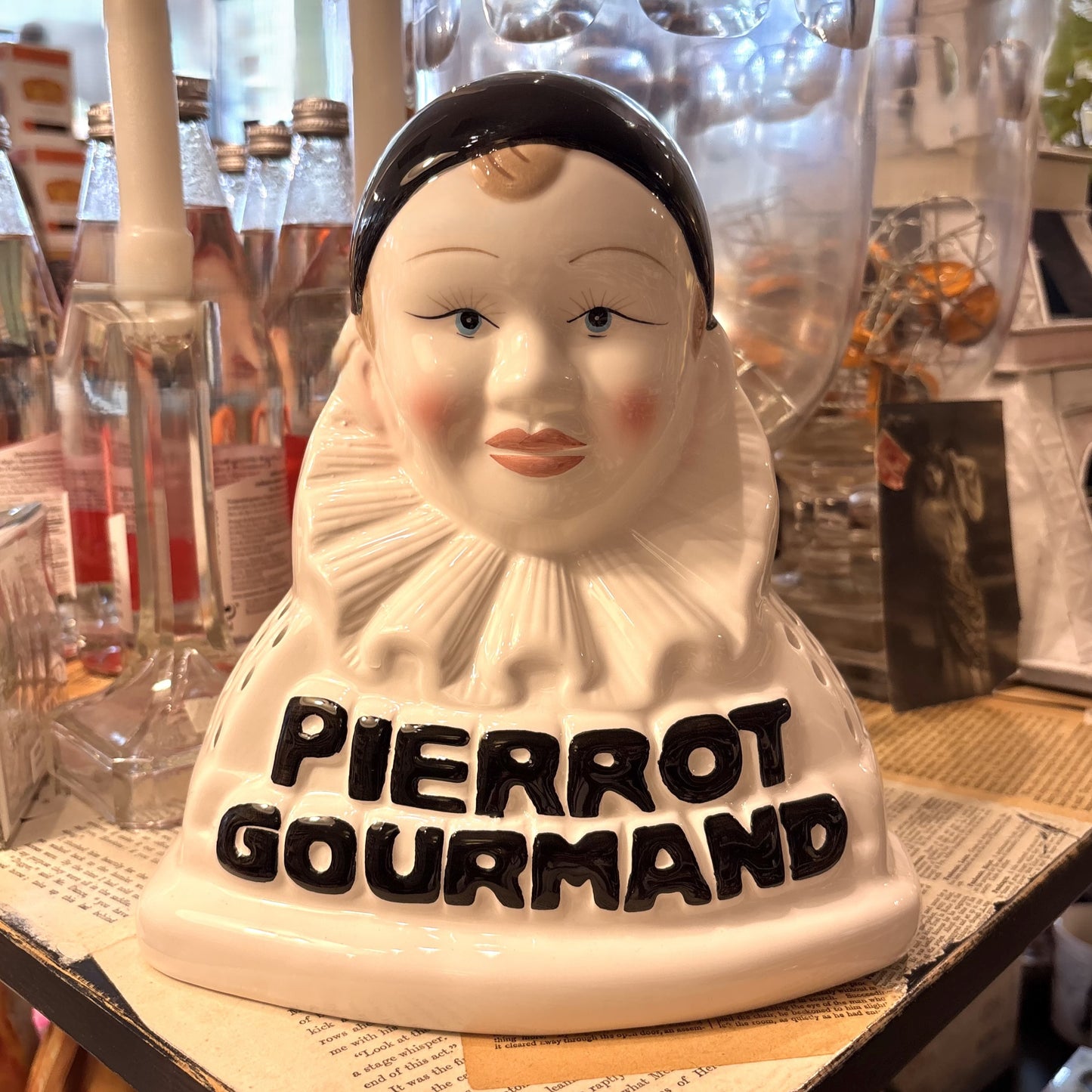 Pierrot Gourmand Lollipop Display