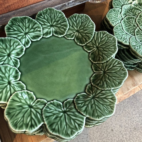 Green Geranium Dinner Plate